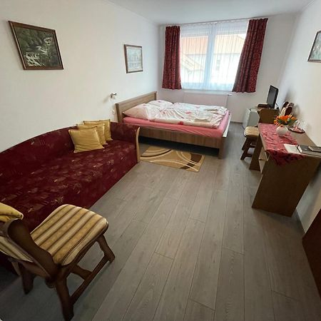 Koller Panzio Hotel Bonyhad Bagian luar foto