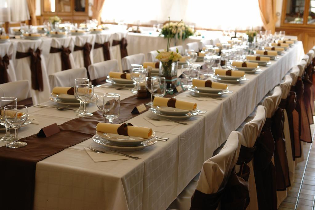 Koller Panzio Hotel Bonyhad Bagian luar foto