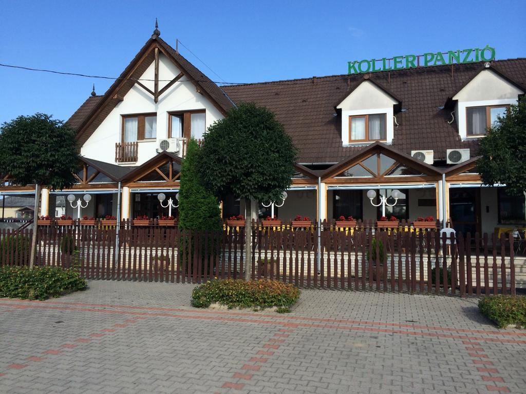 Koller Panzio Hotel Bonyhad Ruang foto